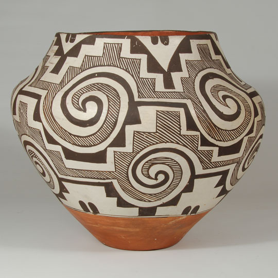 Historic Acoma Pueblo Pottery - C3758B